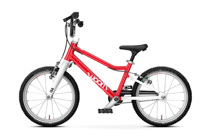 GO 3_Left View_woom red_Product.jpg