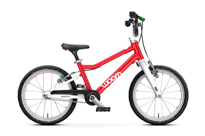 GO 3_Side View_woom red_Product.jpg