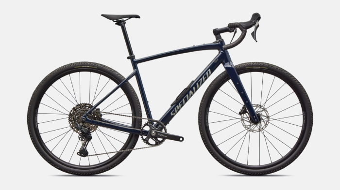imgi_121_95426-63_DIVERGE-E5-SPORT-DKNVY-DLMMET_HERO-PDP.png