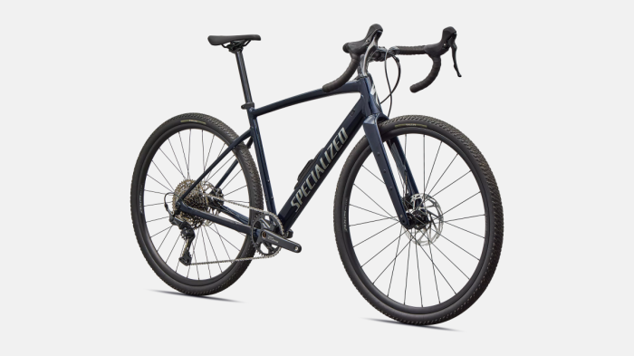 imgi_122_95426-63_DIVERGE-E5-SPORT-DKNVY-DLMMET_FDSQ.png