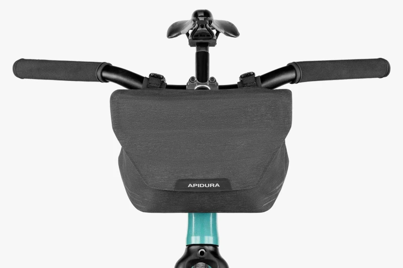 apidura-city-handlebar-pack-2l-on-bike-1.jpg