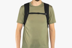 apidura-city-backpack-20l-on-body-5.jpg