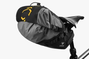 apidura-backcountry-saddle-pack-6l-on-bike-3-1.jpg