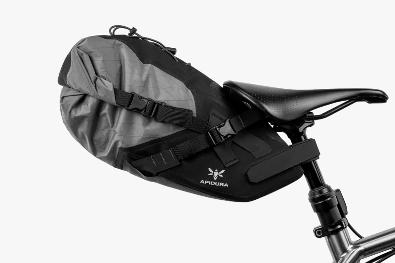 apidura-backcountry-saddle-pack-6l-on-bike-1-1.jpg