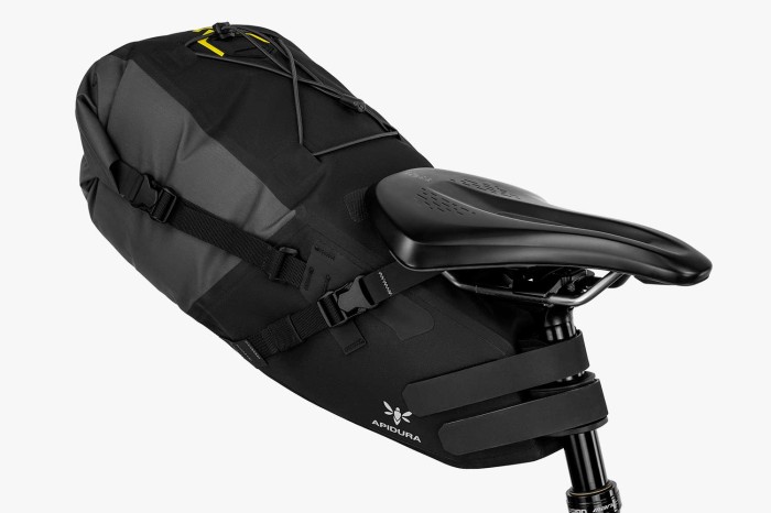 apidura-backcountry-saddle-pack-10l-on-bike-2.jpg