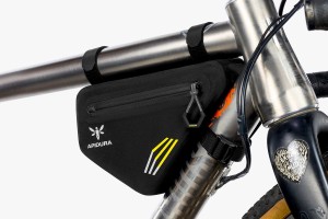 apidura-racing-frame-pack-1l-on-bike-2-1.jpg