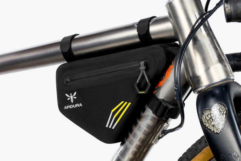 apidura-racing-frame-pack-1l-on-bike-2-1.jpg