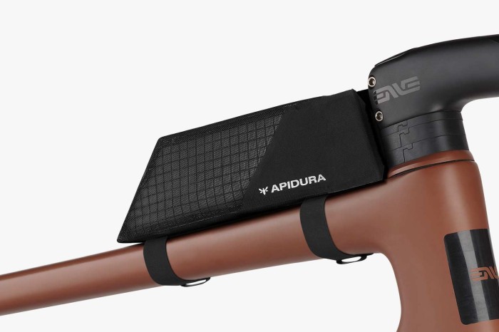 apidura-aero-top-tube-module-on-bike-3.jpg