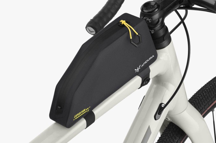 apidura-expedition-top-tube-pack-1l-on-bike-2-2.jpg
