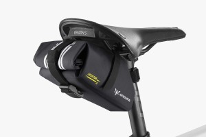 apidura-expedition-tool-pack-1l-on-bike-3.jpg