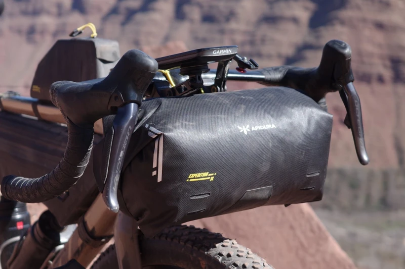 apidura-expedition-handlebar-pack-lifestyle-1 (1).jpg