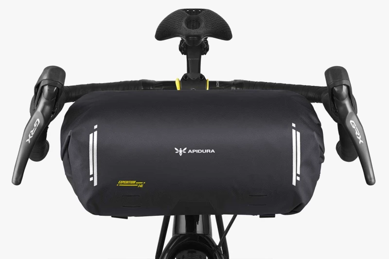 apidura-expedition-handlebar-pack-14l-on-bike-1-1.jpg