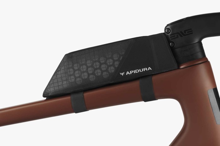 apidura-aero-top-tube-module-on-bike-1.jpg