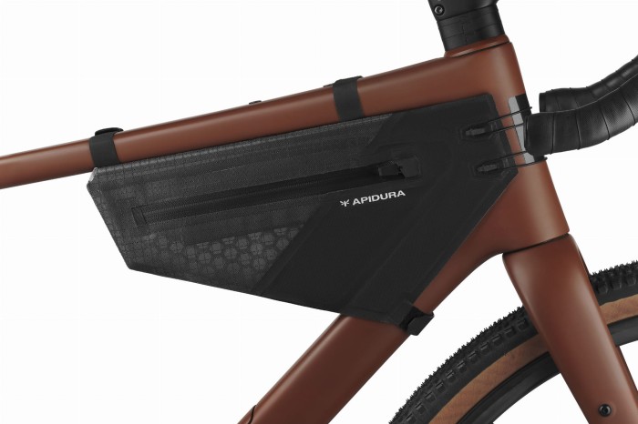 apidura-aero-frame-module-s-m-on-bike-1-hires.jpg