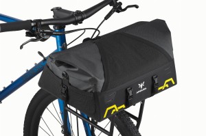 apidura-expedition-front-rack-pack-30l-on-bike-hires-2.jpg