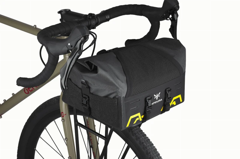 apidura-expedition-front-rack-pack-20l-on-bike-hires-2.jpg