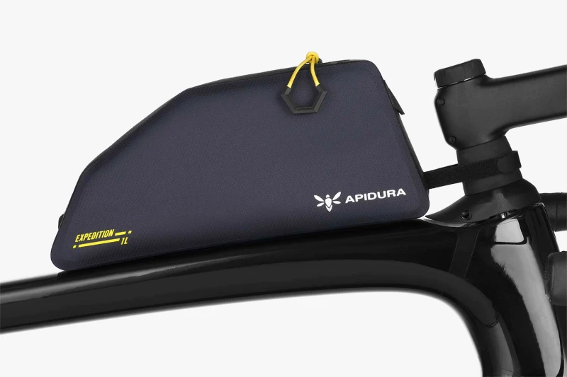 apidura-expedition-bolt-on-top-tube-pack-1l-on-bike-1.jpg