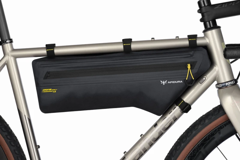 apidura-expedition-frame-pack-4.3l-on-bike-1-hires.jpg