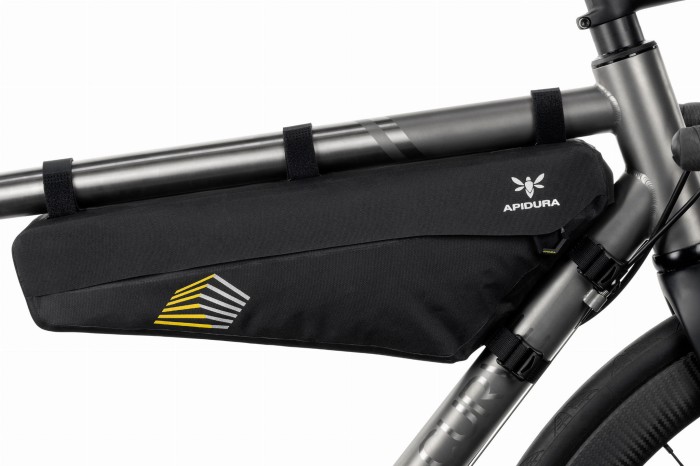 apidura-racing-frame-pack-4l-on-bike-1-hires.jpg